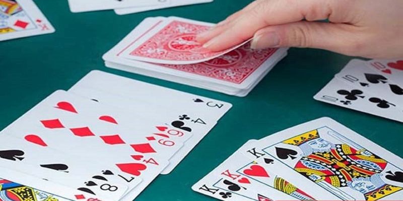 Cách chơi bài Phỏm: Bí kíp từ các chuyên gia
