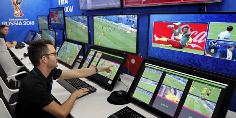 Ưu và nhược điểm khi áp dụng công nghệ VAR là gì?