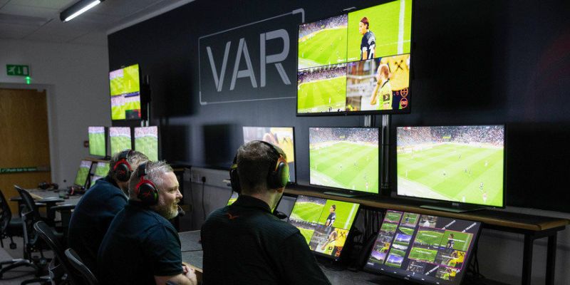 VAR Là Gì